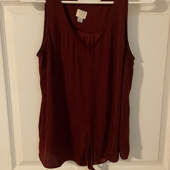 Sleeveless Burgundy Colored Top, Size Medium. - Picture 2 of 4